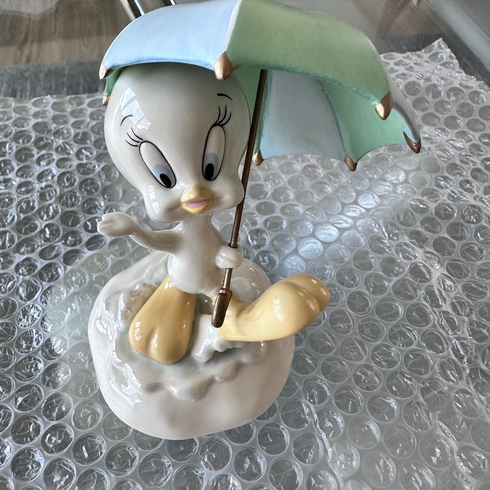 Lenox Ceramic Tweety Bird Figurine with Pastel Umbrella - Yellow & Mint